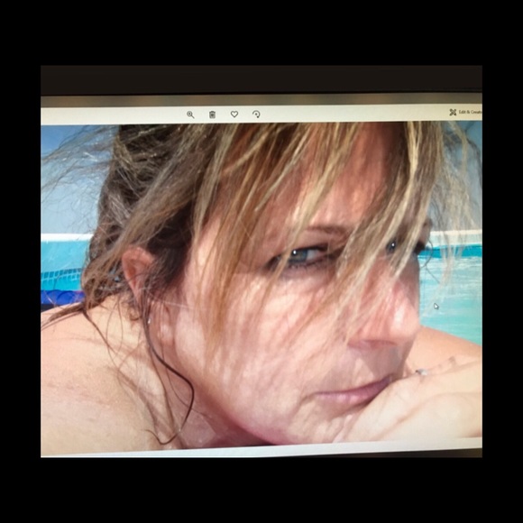 Meet your Posher, Sherry - Picture 5 of 8